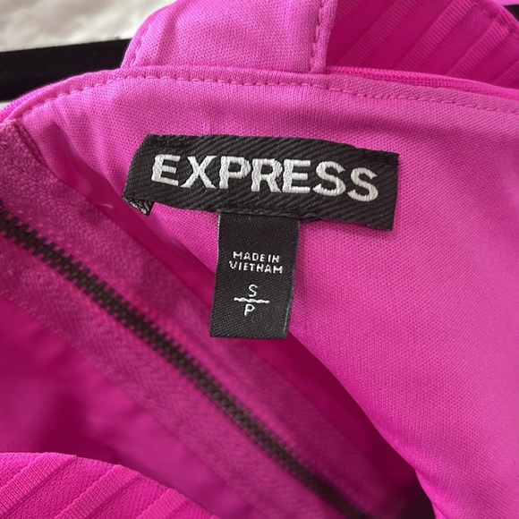 Express Hot Pink Crop Top Size Small - Picture 8 of 9